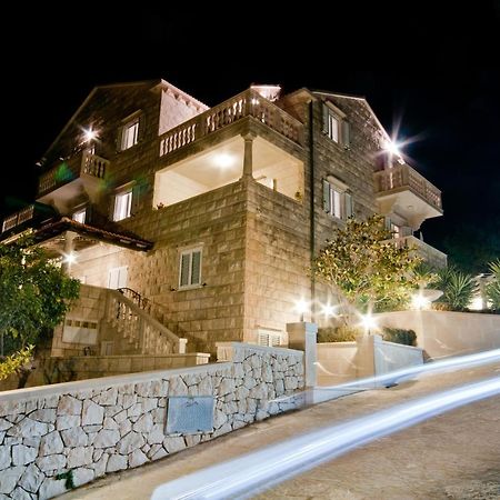 Apartments Barba Petra Dvori Сумартин Екстериор снимка