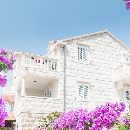 Apartments Barba Petra Dvori Сумартин Екстериор снимка